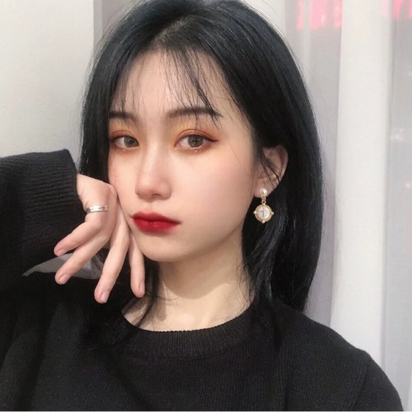 🆕💙Baroque Rococo Cross Earrings - Picture 5 of 11